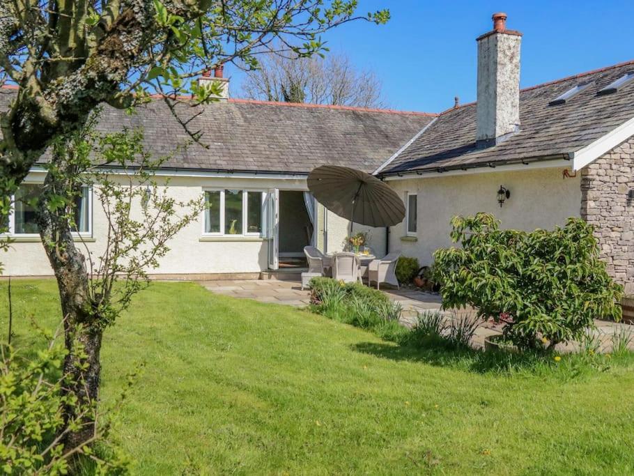Two Acres- Spacious, Delightful, Pet Free Bungalow Levens Экстерьер фото